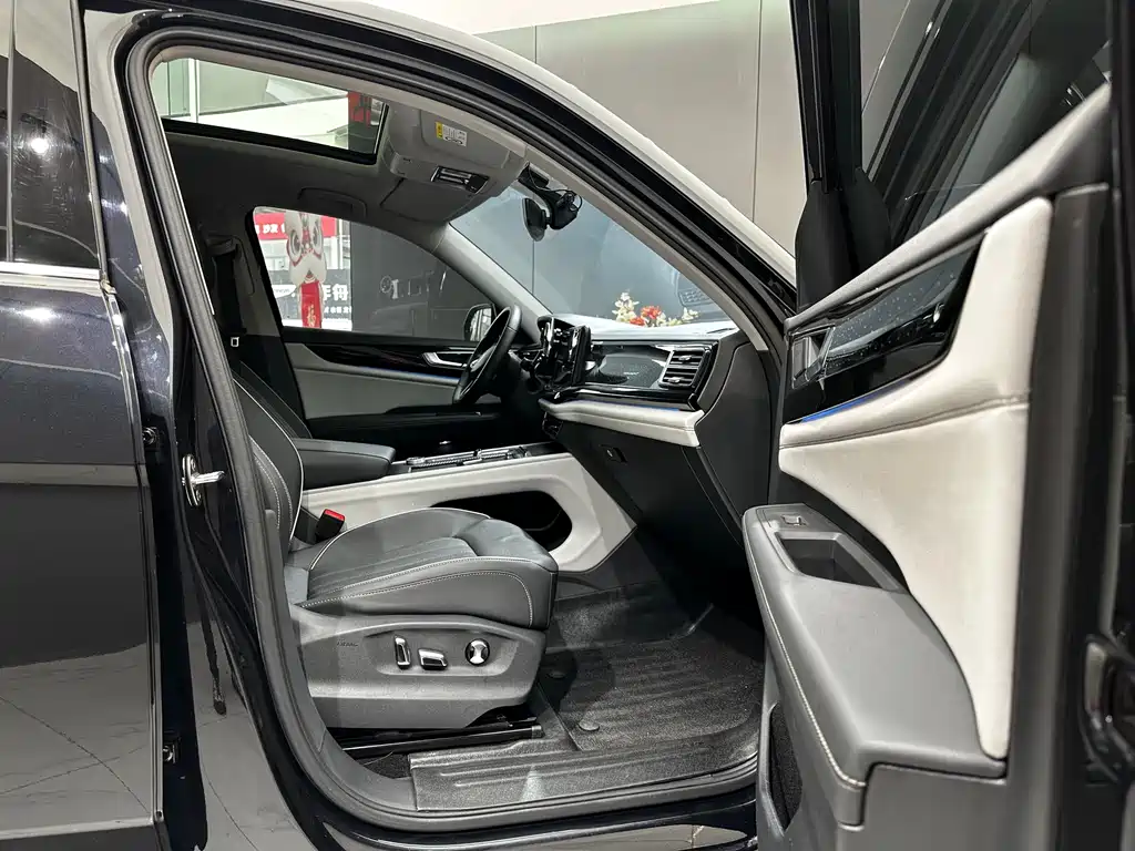 Touron 2021 380TSI four-wheel drive luxury version купить на сайте DeffCars
