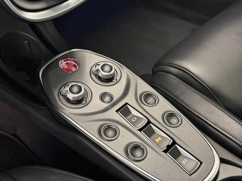 McLaren GT 2022 4.0T standard model купить на сайте DeffCars