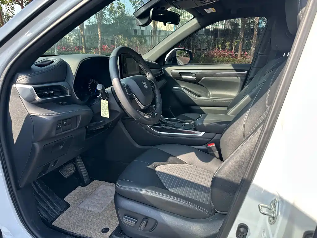Crown Lufang 2022 2.5L HEV four-wheel drive luxury version купить на сайте DeffCars