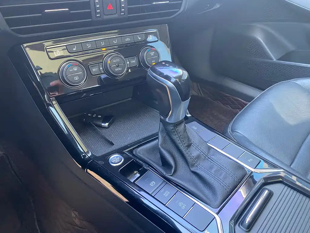 Passat 2019 330TSI Elite Edition National VI купить на сайте DeffCars