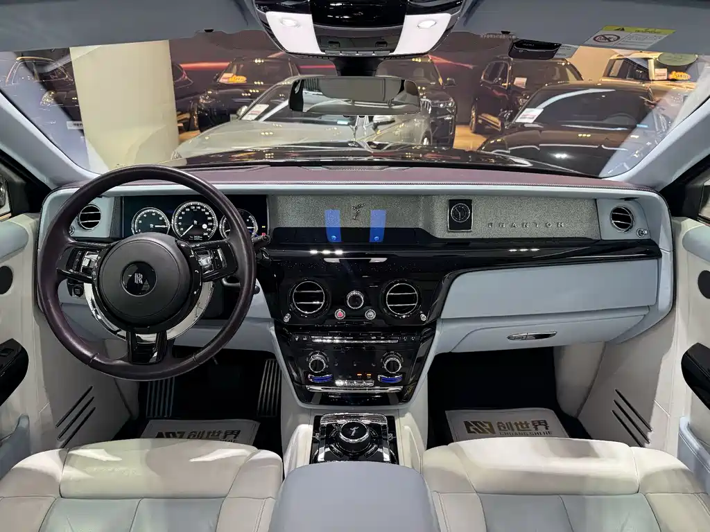 Phantom 2018 6.7T long wheelbase version купить на сайте DeffCars