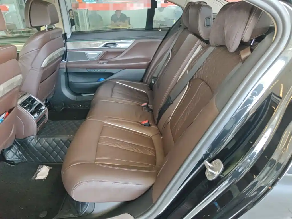 BMW 7 Series 2021 740Li Leading Luxury Package купить на сайте DeffCars