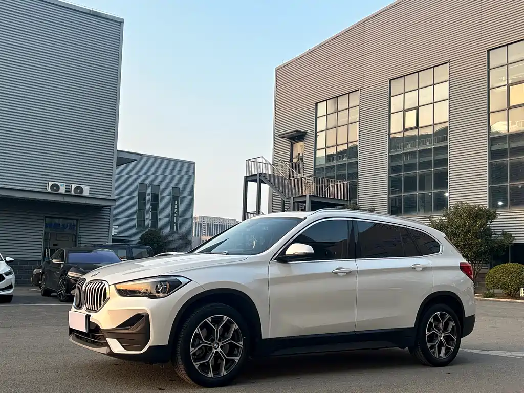 BMW X1 2021 sDrive25Li Leading Model купить на сайте DeffCars