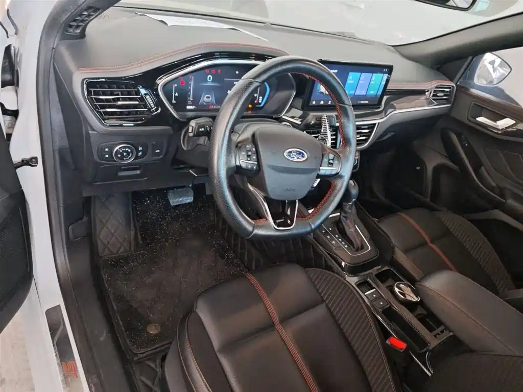 Focus 2022 Sedan EcoBoost 180 Automatic ST Line купить на сайте DeffCars