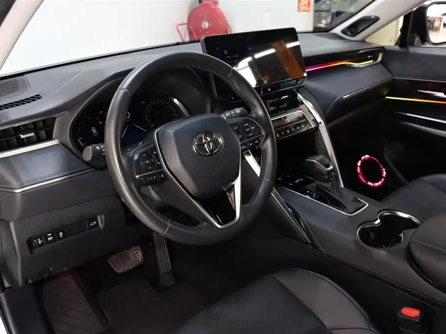 Vesa 2023 2.0L CVT two-wheel drive premium version купить на сайте DeffCars