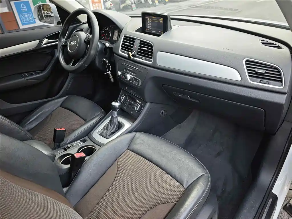 Audi Q3 2018 30th Anniversary Model 30 TFSI Fashion Model купить на сайте DeffCars