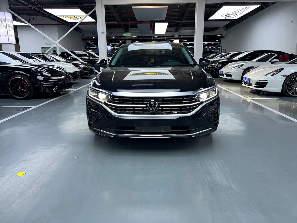 Passat 2023 380TSI Deluxe Edition купить на сайте DeffCars