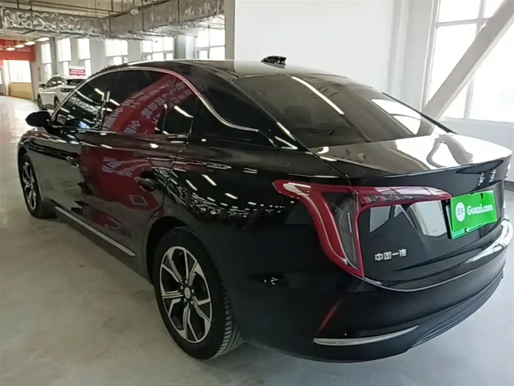 Hongqi E-QM5 2023 basic travel version купить на сайте DeffCars