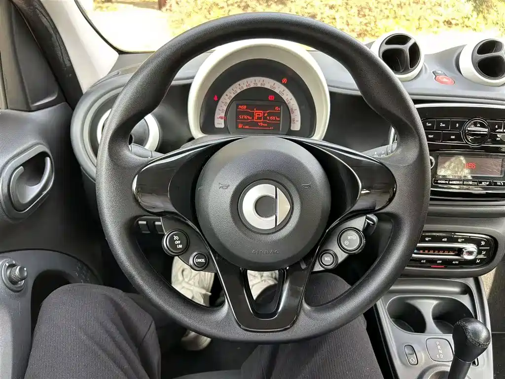 smart forfour 2016 1.0L 52kW smart version купить на сайте DeffCars