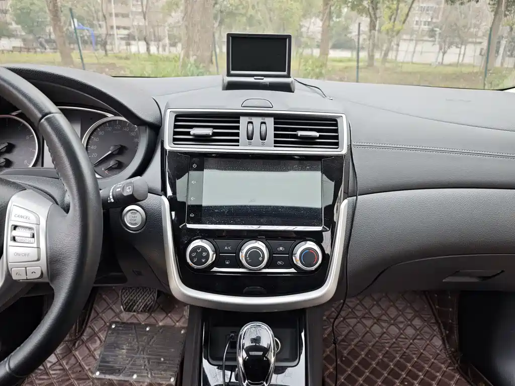 Tiida 2021 1.6L CVT Smart Travel Edition купить на сайте DeffCars