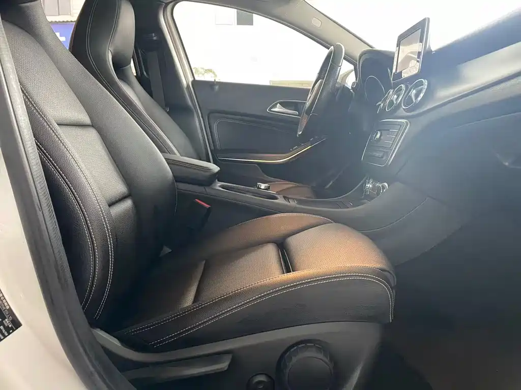 Mercedes-Benz GLA 2016 GLA 200 Dynamic купить на сайте DeffCars