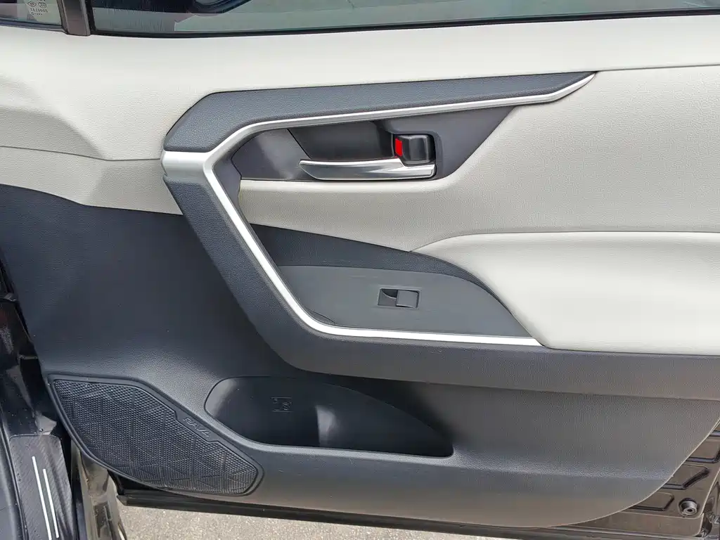 RAV4 Rongfang 2020 Dual Engine 2.5L E-CVT Two-wheel Drive Elite Edition купить на сайте DeffCars