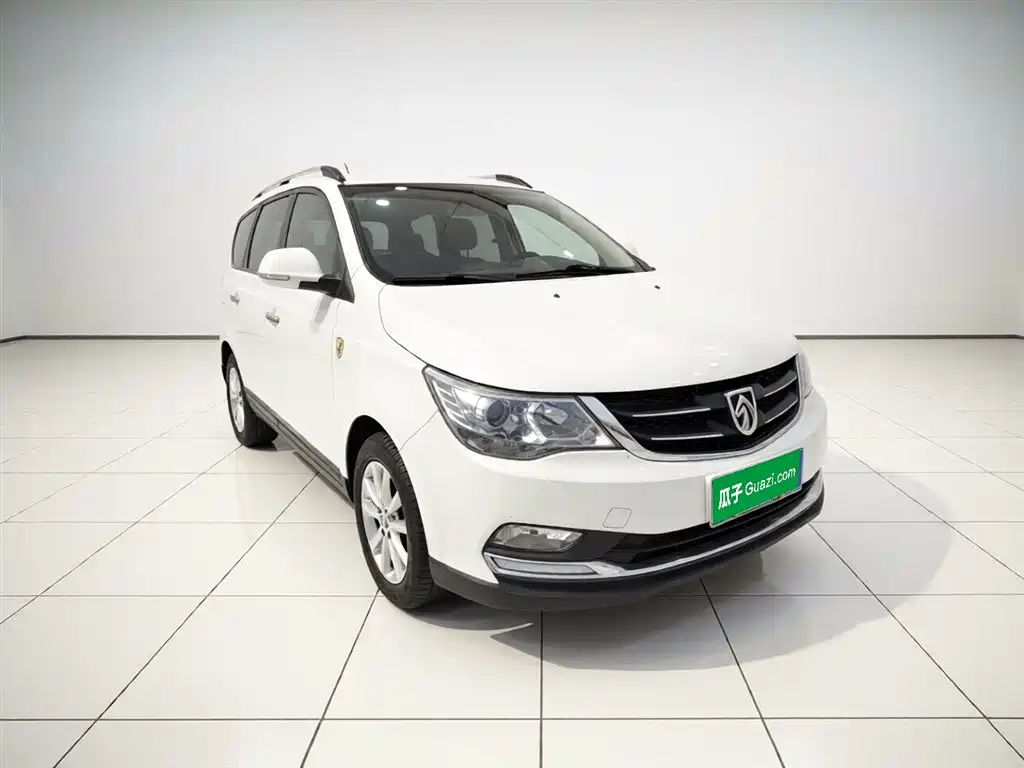 Baojun 730 2016 1.5L manual comfort type 7 seats National V купить на сайте DeffCars