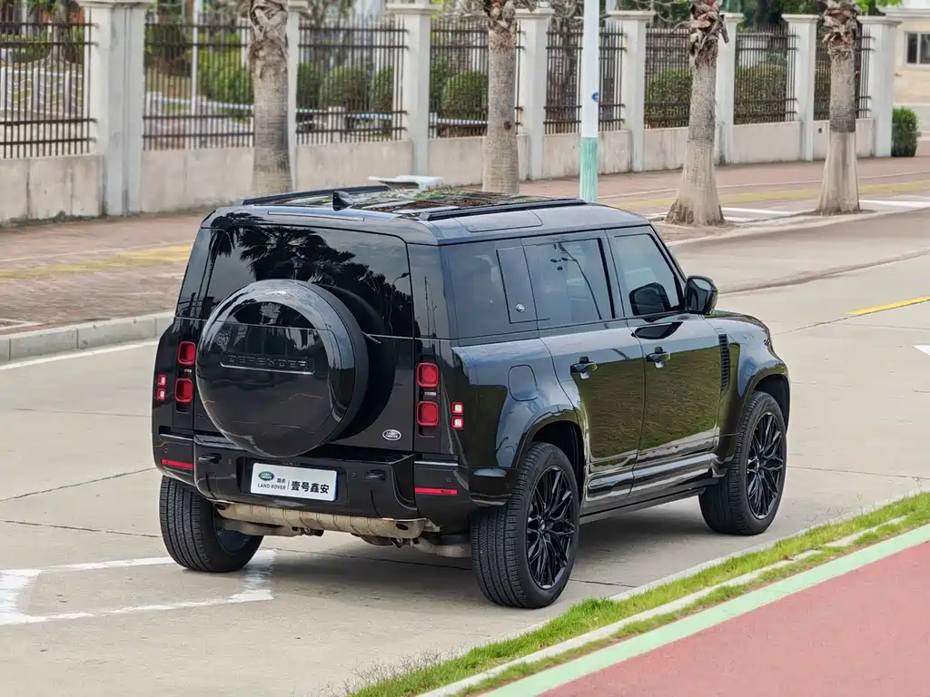 Land Rover Defender 2024 110 3.0T P400 X-DYNAMIC HSE купить на сайте DeffCars
