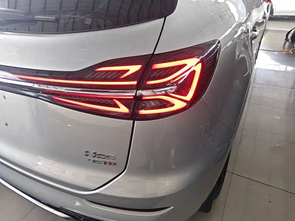 Red Flag Hongqi HS5 2023 2.0T Pro Edition купить на сайте DeffCars