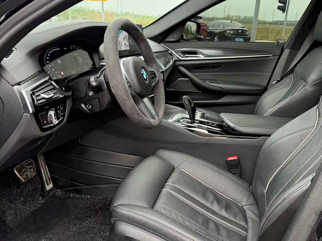 BMW 5 Series (Imported) 2022 530i Fashion Edition M Sports Package купить на сайте DeffCars