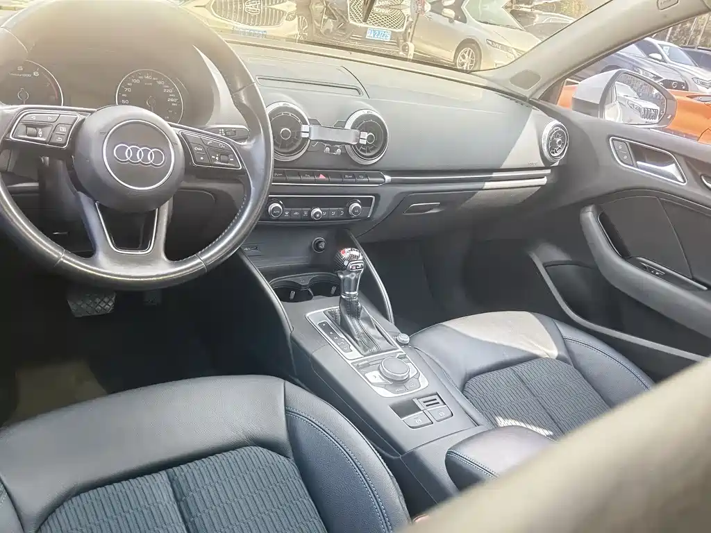 Audi A3 2019 Limousine 35 TFSI Fashion Type National V купить на сайте DeffCars