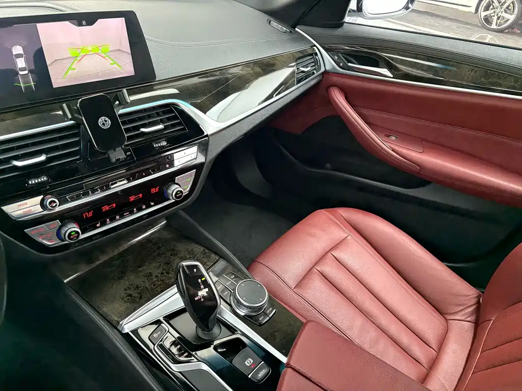 BMW 5 Series 2018 facelift 530Li leading M sports package купить на сайте DeffCars
