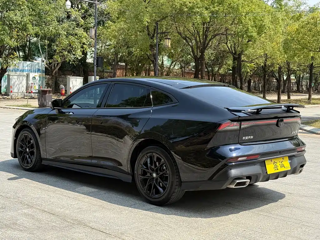 Changan UNI-V 2024 1.5T premium model купить на сайте DeffCars