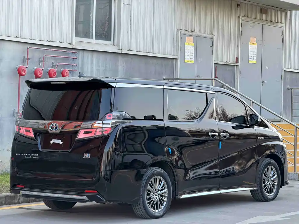 Wilfa 2021 Crown Dual Engine 2.5L HV Extreme Edition купить на сайте DeffCars
