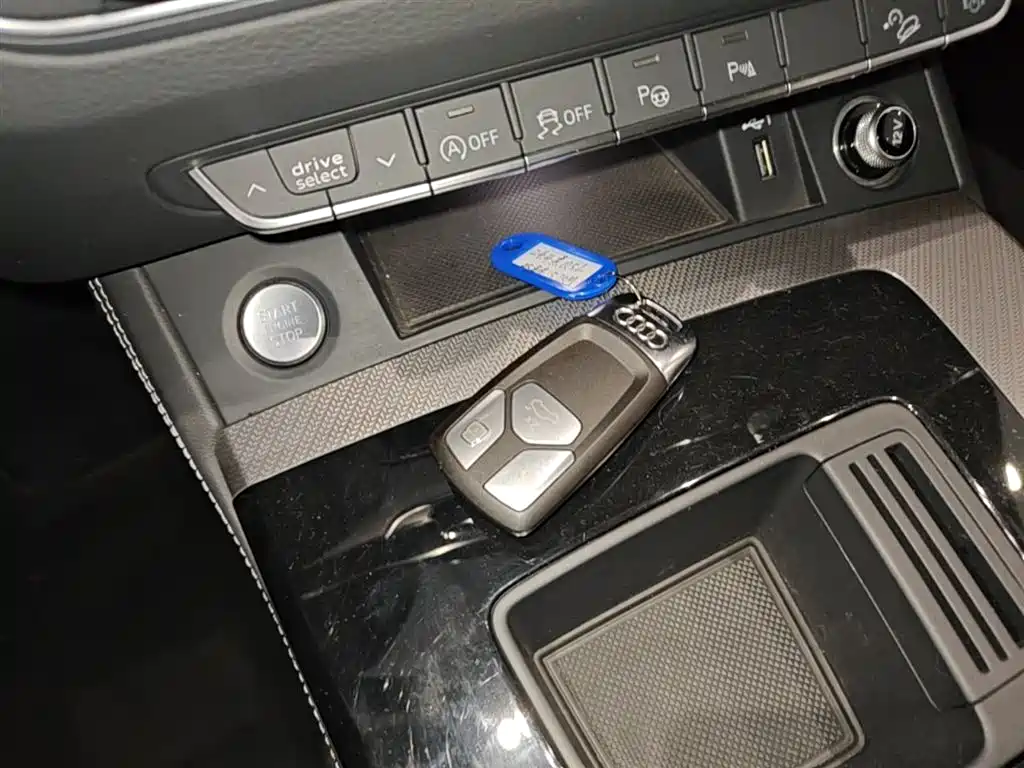 Audi Q5L 2024 45 TFSI luxury and dynamic model купить на сайте DeffCars