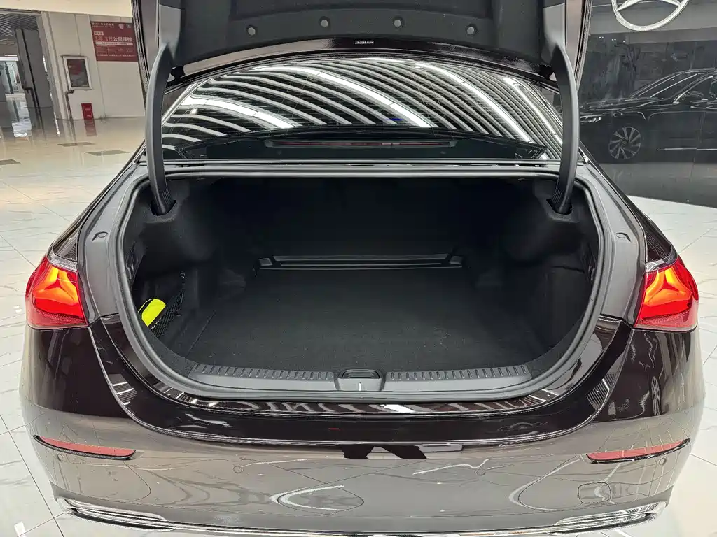 Mercedes-Benz E-Class 2024 E 300 L Luxury Model купить на сайте DeffCars