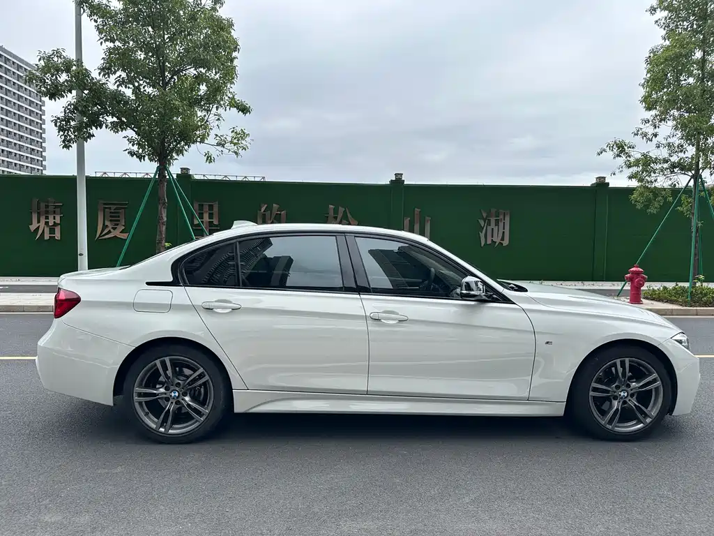 BMW 3 Series 2018 330Li M Sports Night Edition купить на сайте DeffCars