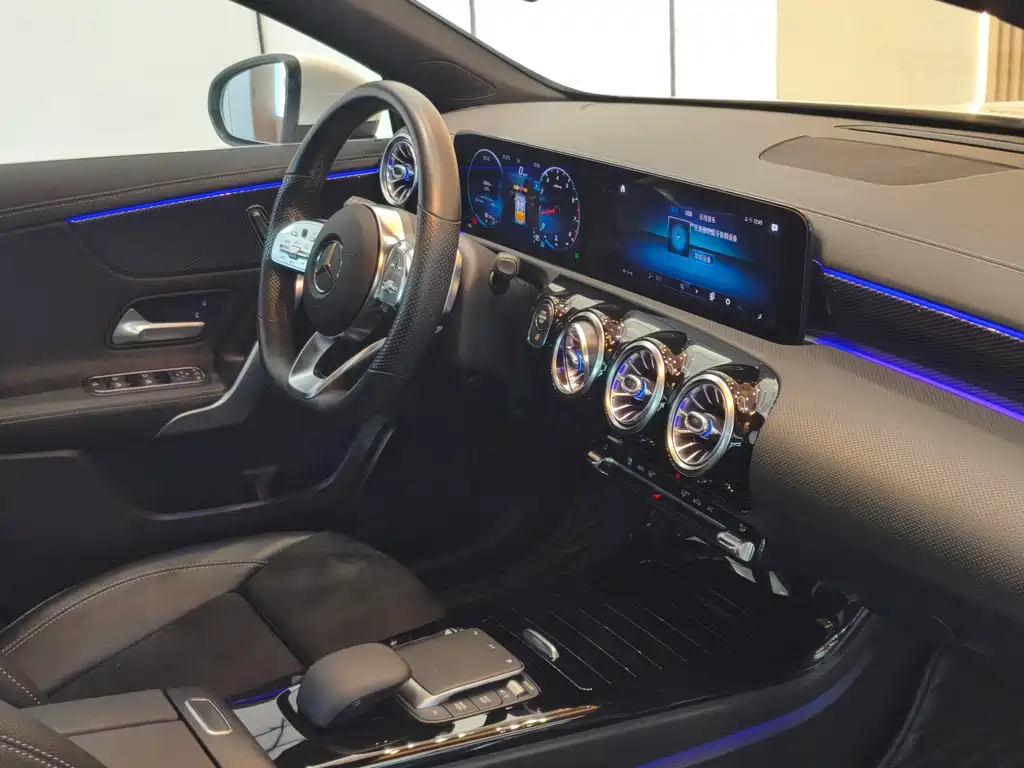 Mercedes-Benz A-Class 2020 Facelift A 200 L Sports Sedan Fashionable купить на сайте DeffCars