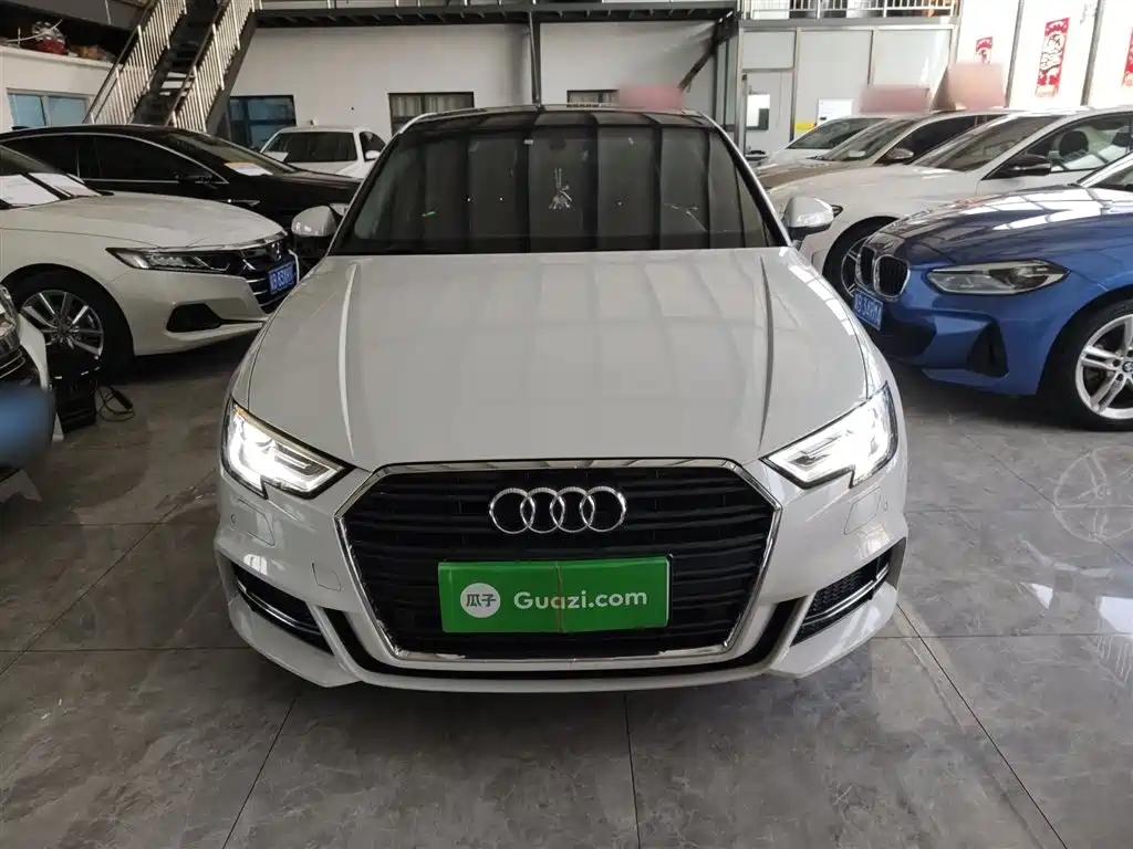 Audi A3 2018 30th Anniversary Limousine 35 TFSI Fashion купить на сайте DeffCars