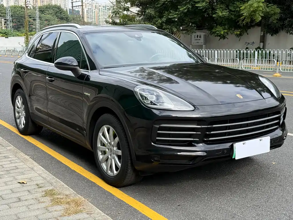 Cayenne New Energy 2019 Cayenne E-Hybrid 2.0T купить на сайте DeffCars