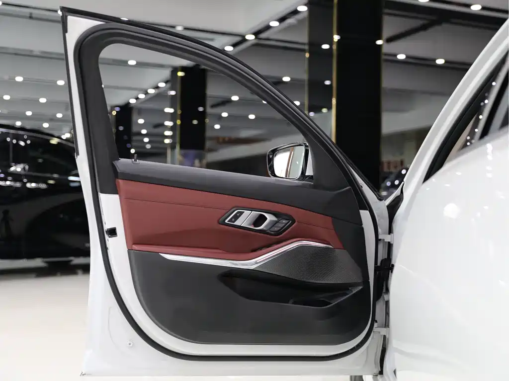 BMW 3 Series 2023 320Li M Sports Package купить на сайте DeffCars