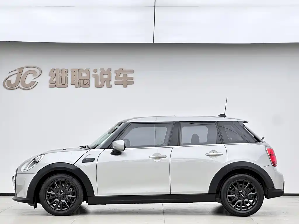 MINI 2023 1.5T ONE five-door version купить на сайте DeffCars