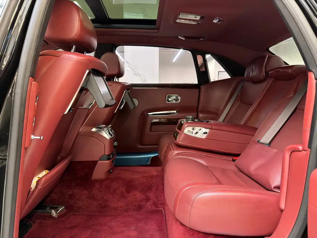 Ghost 2018 6.6T long wheelbase version купить на сайте DeffCars