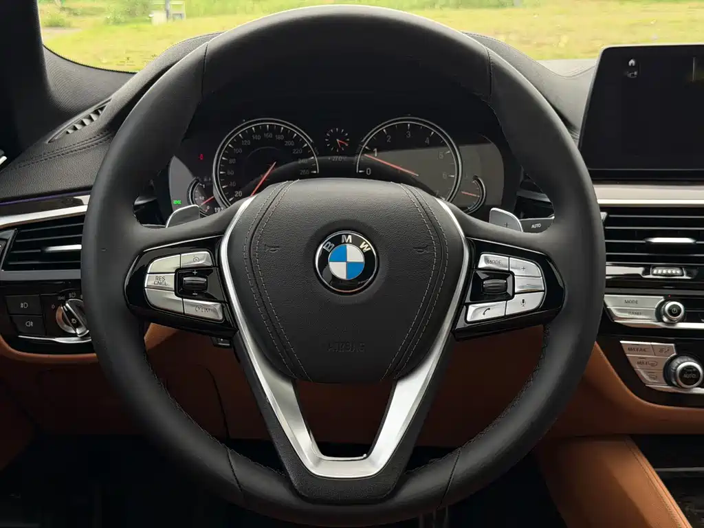 BMW 5 Series 2018 facelift 530Li leading M sports package купить на сайте DeffCars