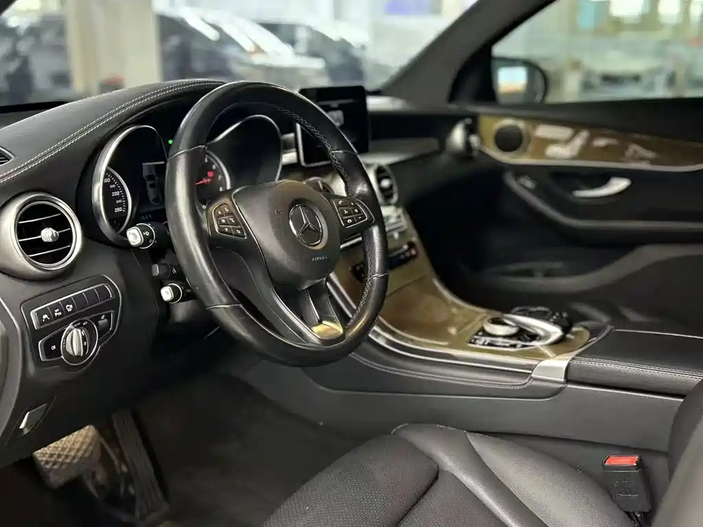 Mercedes-Benz GLC Coupe 2019 GLC 260 4MATIC Coupe SUV купить на сайте DeffCars