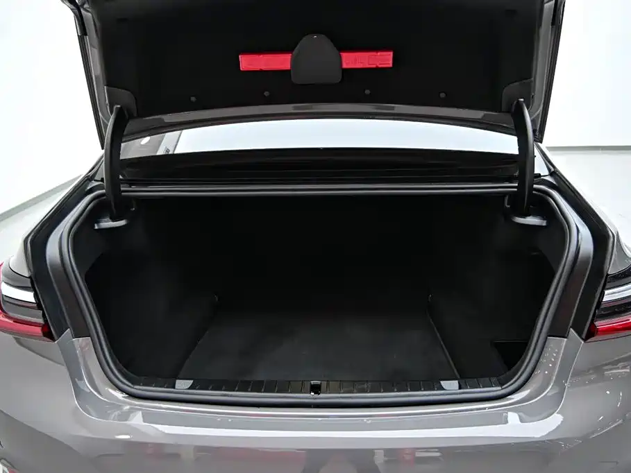BMW 7 Series 2021 730Li Luxury Package купить на сайте DeffCars