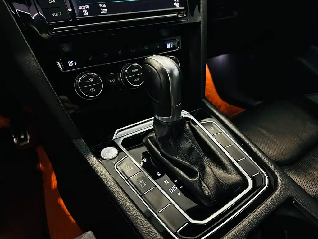 FAW-Volkswagen CC 2019 330TSI Charming Edition National VI купить на сайте DeffCars