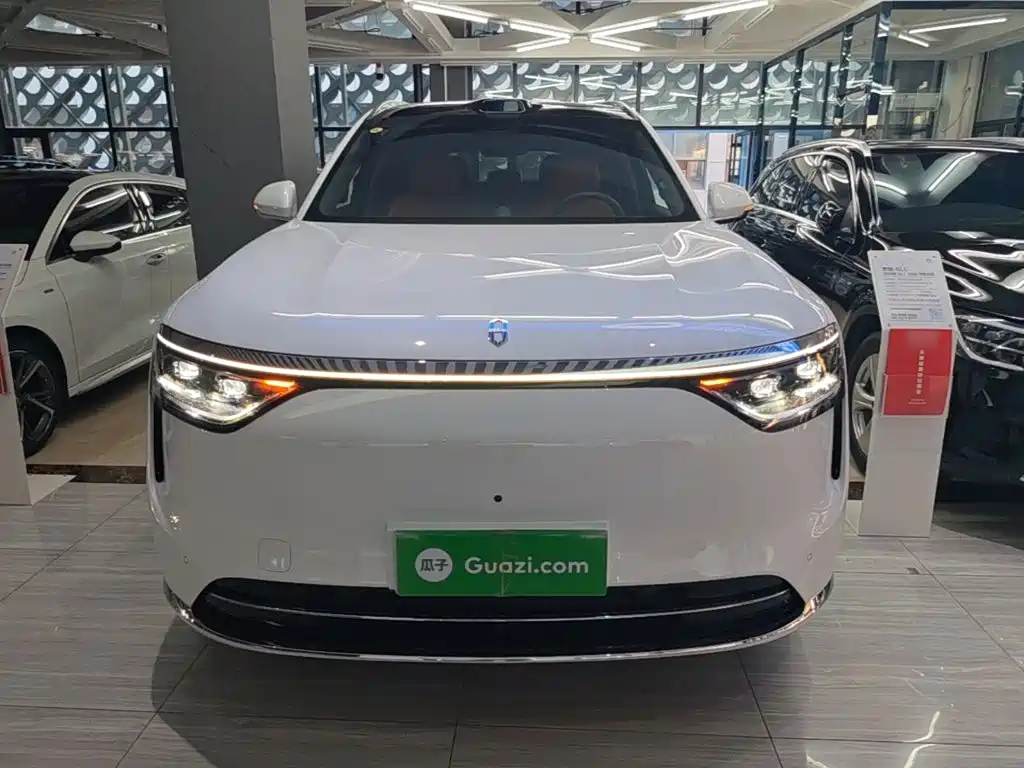 Wenjie M8 2025 extended range Max version 37kWh 5-seat version 192-line lidar) купить на сайте DeffCars
