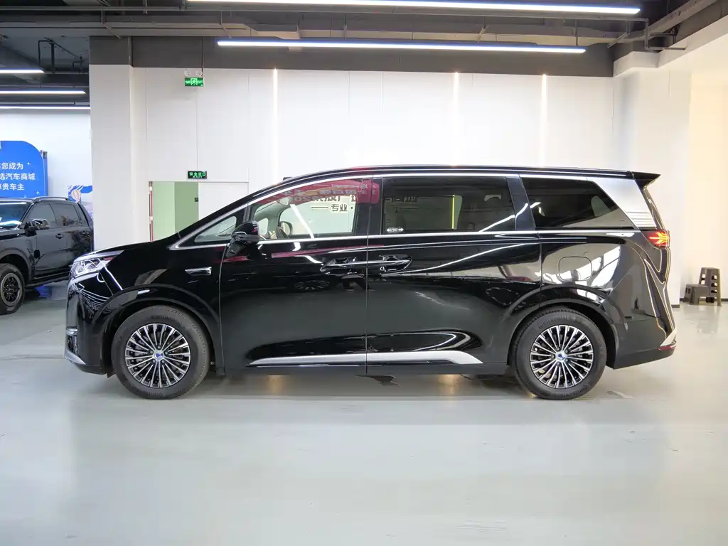 Denza D9 2025 DM-i smart driving version 1020 four-wheel drive flagship model купить на сайте DeffCars