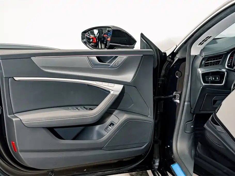 Audi A7L 2024 45 TFSI quattro luxury model купить на сайте DeffCars