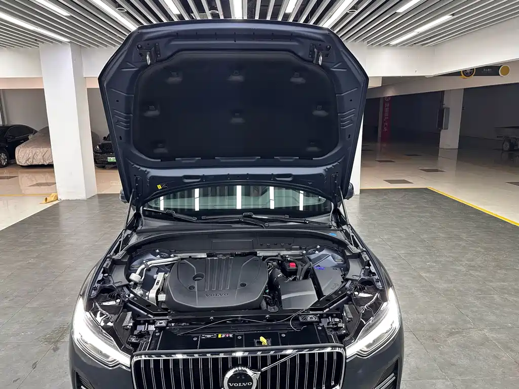 Volvo XC60 2024 B5 four-wheel drive Zhiyuan Deluxe Edition купить на сайте DeffCars