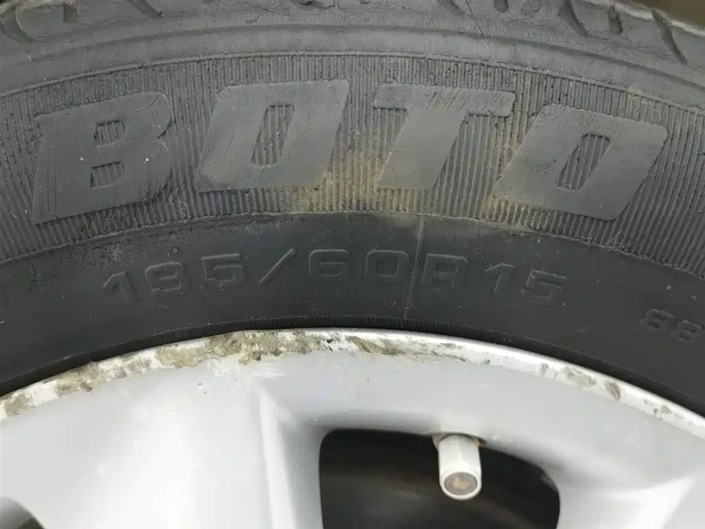 Corolla 2013 1.6L automatic luxury version купить на сайте DeffCars