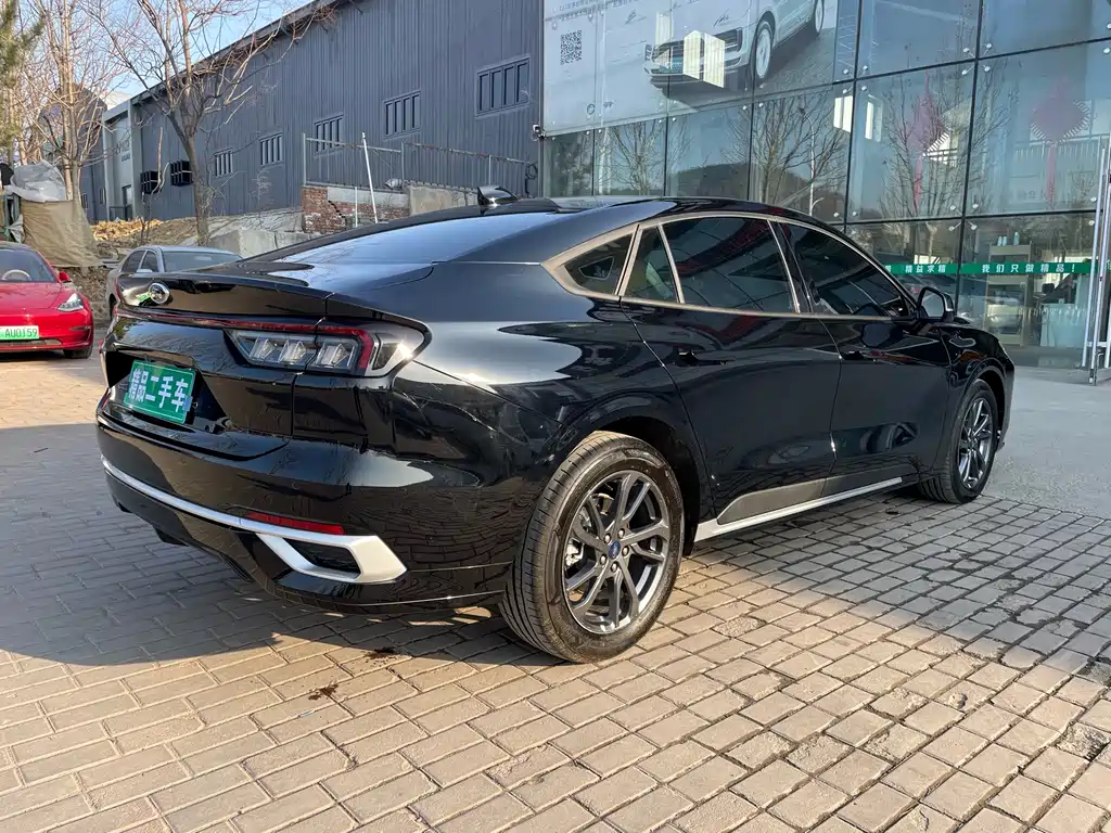 Mondeo 2025 2.0T EcoBoost Luxury купить на сайте DeffCars