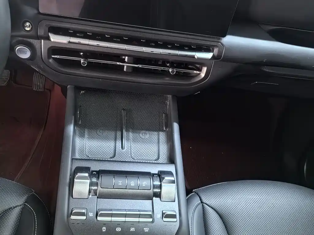 Tank 300 2025 2.0T gasoline challenger купить на сайте DeffCars