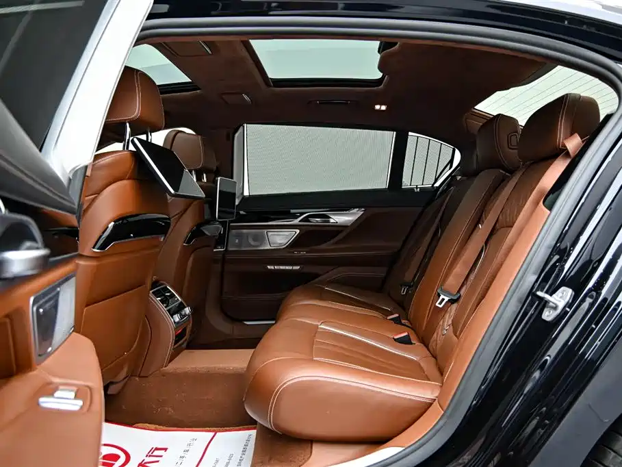 BMW 7 Series 2018 740Li xDrive Exclusive M Sports Package купить на сайте DeffCars