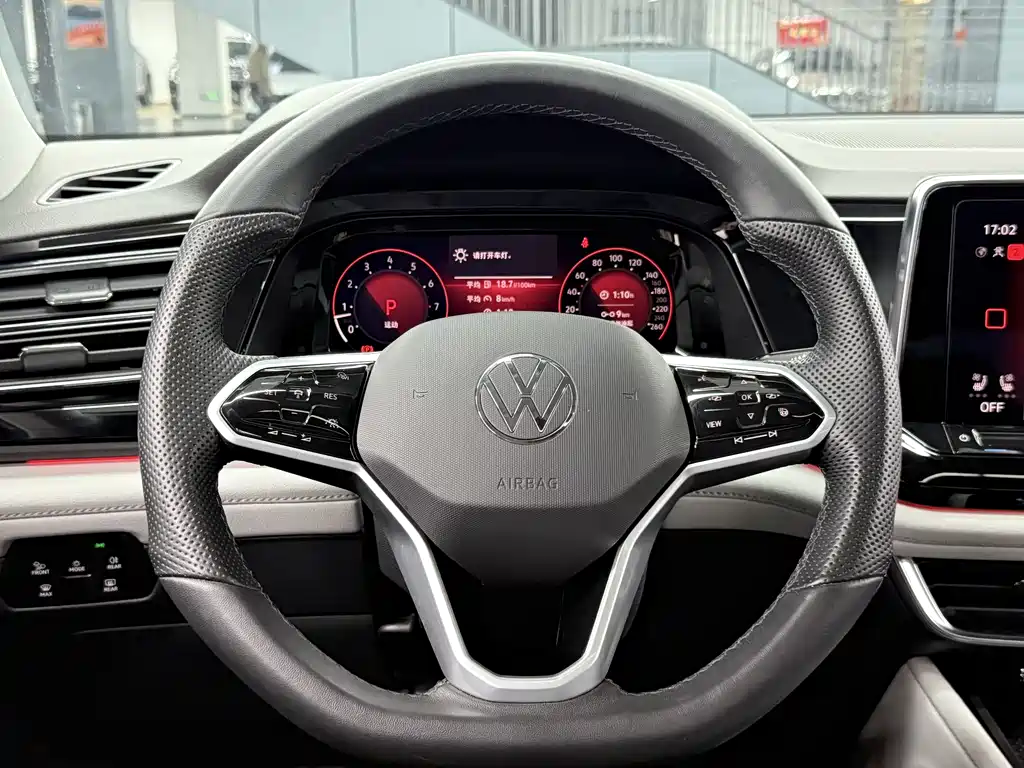 Touron 2023 530 V6 four-wheel drive luxury version купить на сайте DeffCars