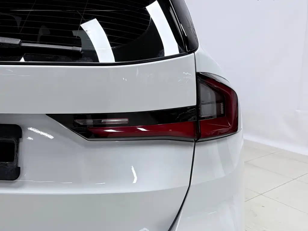 BMW X1 2023 sDrive20Li X Design Package купить на сайте DeffCars