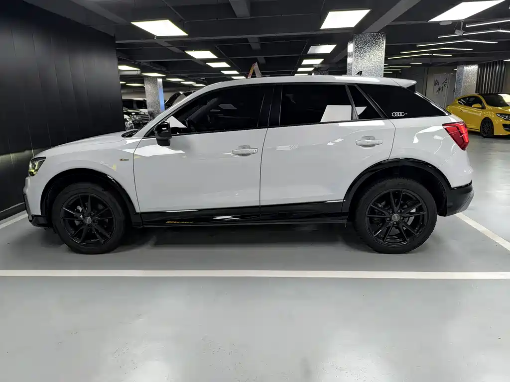 Audi Q2L 2018 35 TFSI launches exclusive version, National VI купить на сайте DeffCars