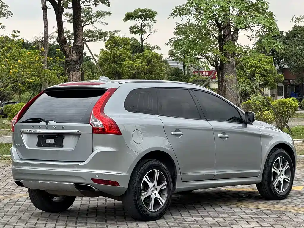 Volvo XC60 imported 2014 T5 Zhiya version купить на сайте DeffCars