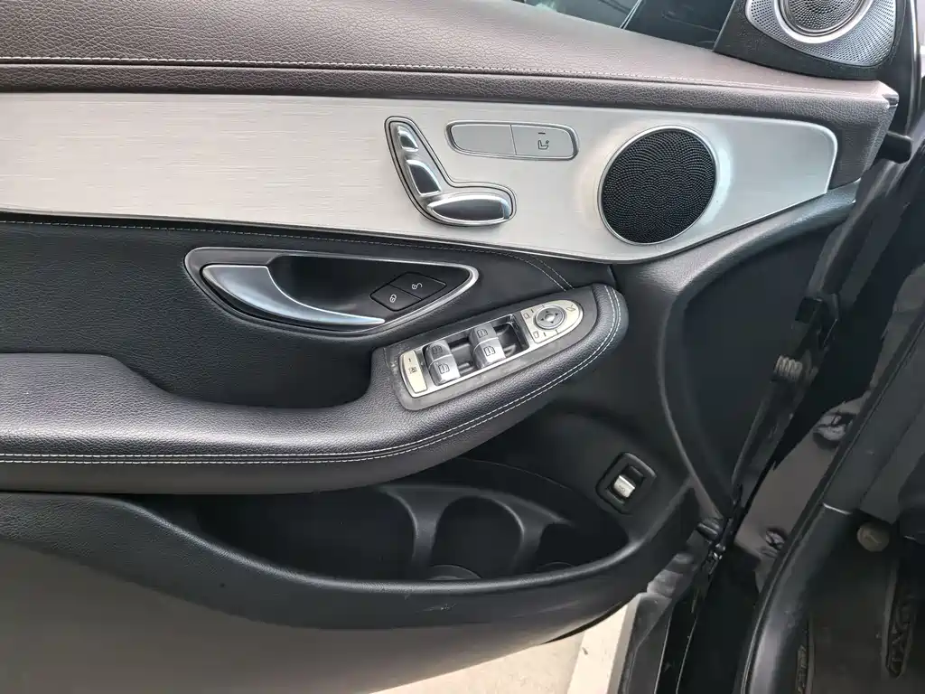 Mercedes-Benz GLC 2020 facelift GLC 260 L 4MATIC dynamic купить на сайте DeffCars